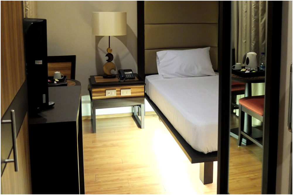 Soleste Suites -Non Quarantine Hotel Quezon City Extérieur photo