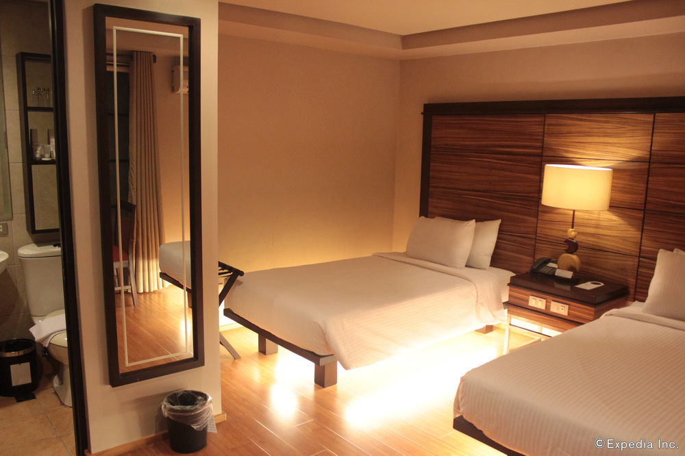 Soleste Suites -Non Quarantine Hotel Quezon City Extérieur photo