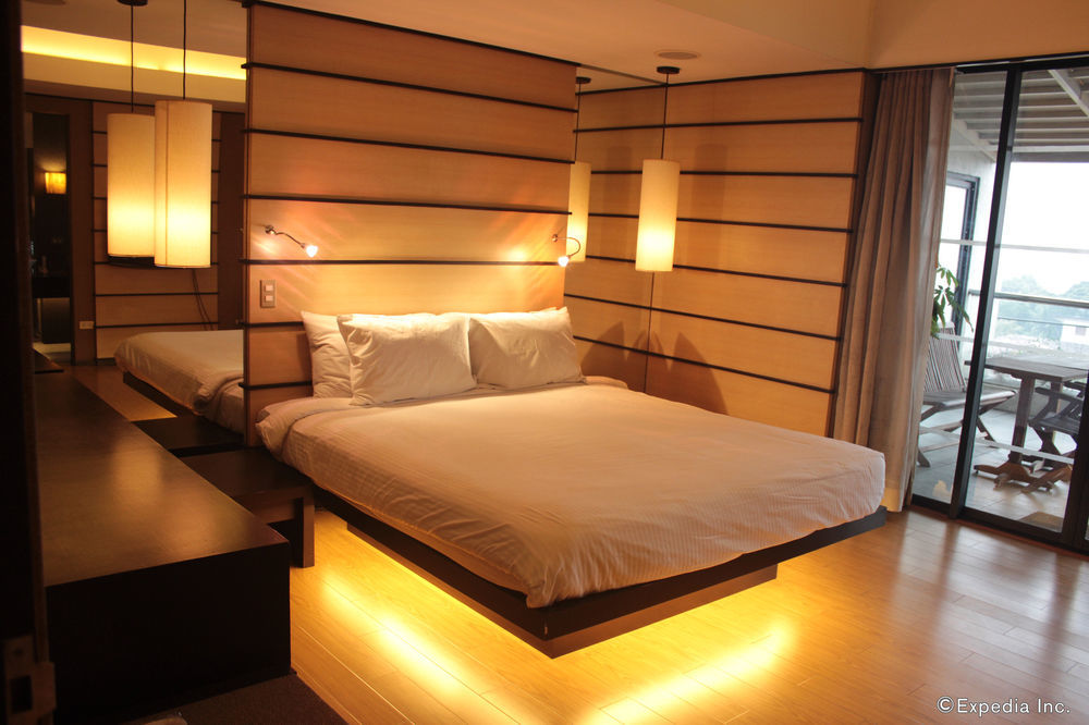 Soleste Suites -Non Quarantine Hotel Quezon City Extérieur photo