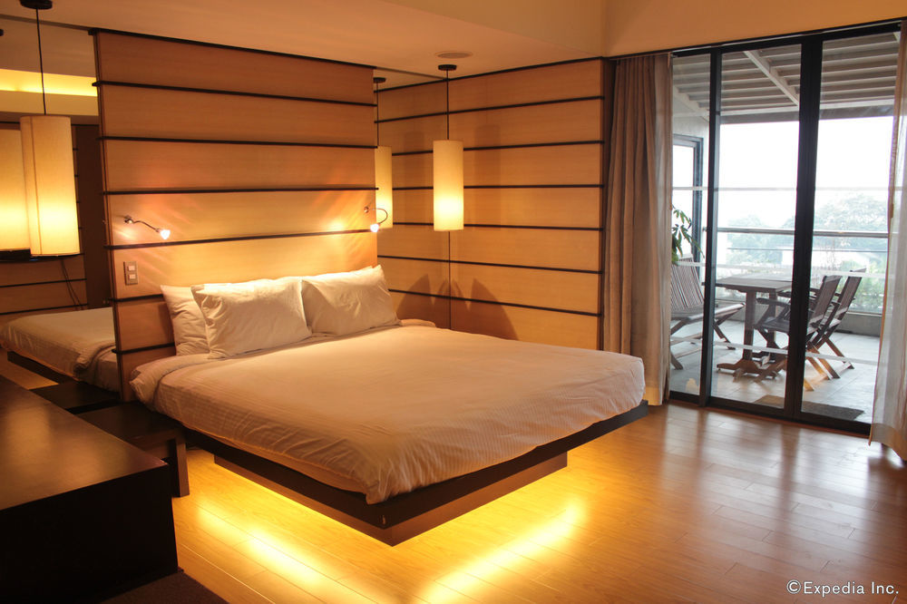 Soleste Suites -Non Quarantine Hotel Quezon City Extérieur photo