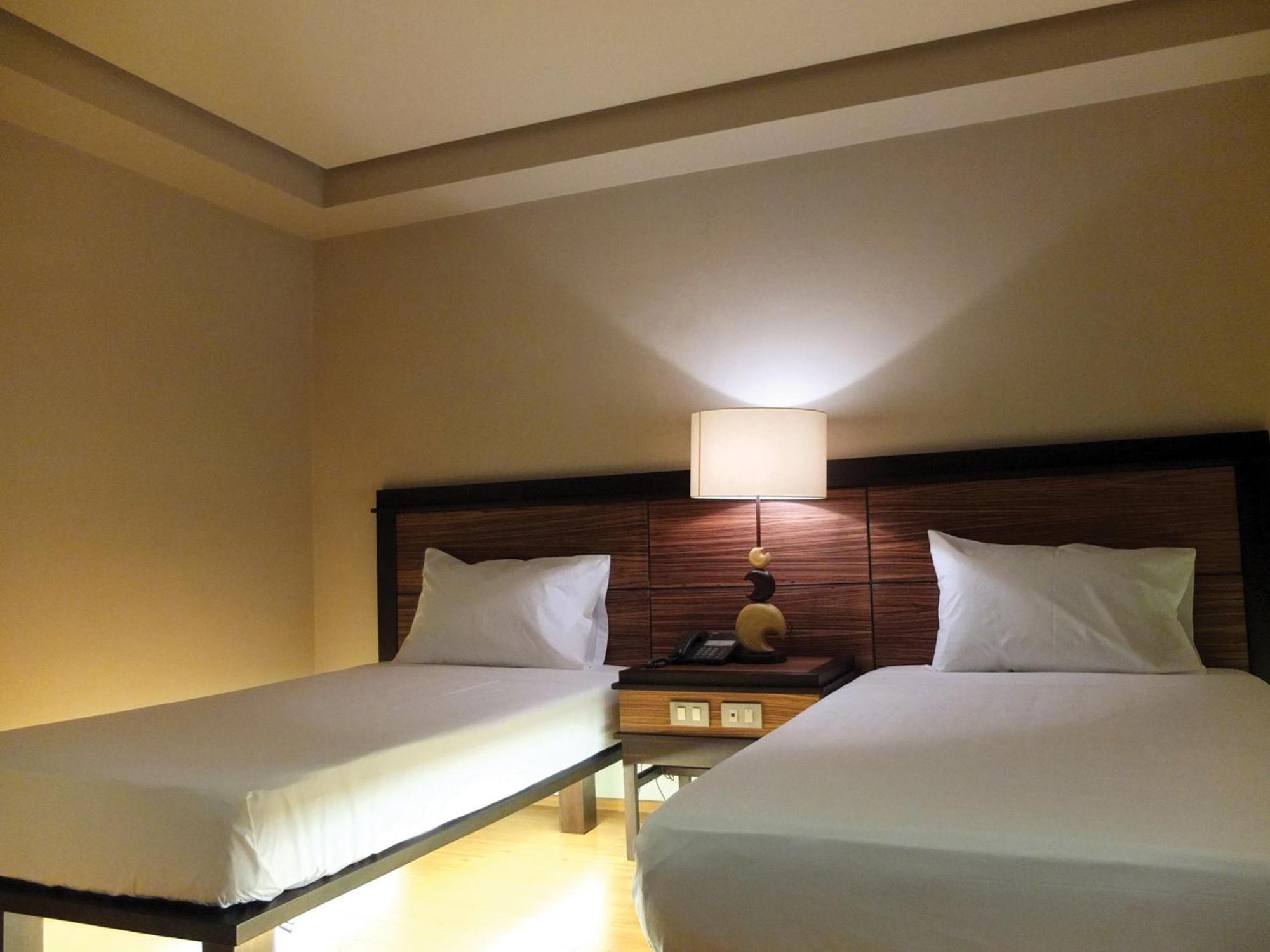Soleste Suites -Non Quarantine Hotel Quezon City Extérieur photo
