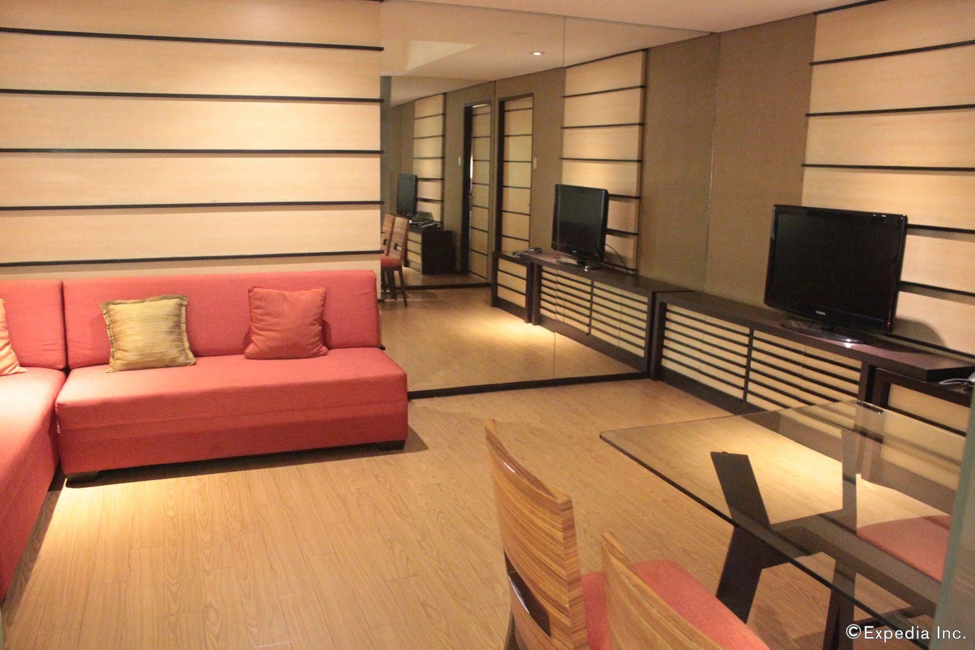 Soleste Suites -Non Quarantine Hotel Quezon City Extérieur photo