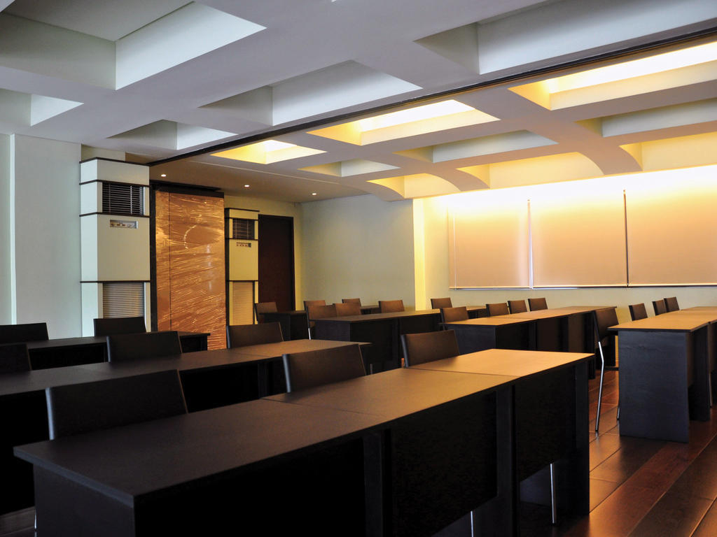 Soleste Suites -Non Quarantine Hotel Quezon City Extérieur photo